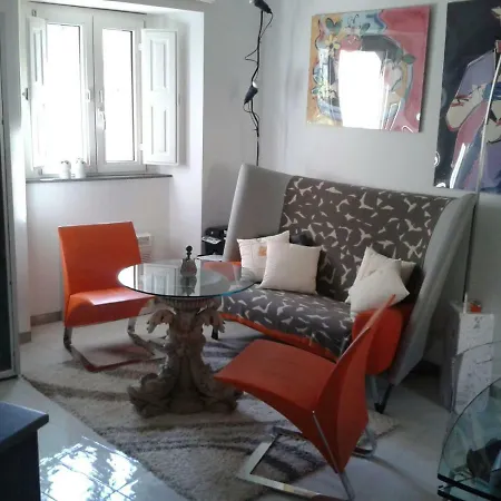 Varo Bed and Breakfast *
