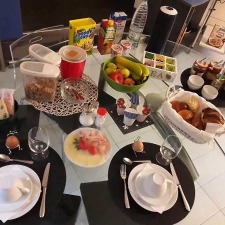 לינה וארוחת בוקר Varo