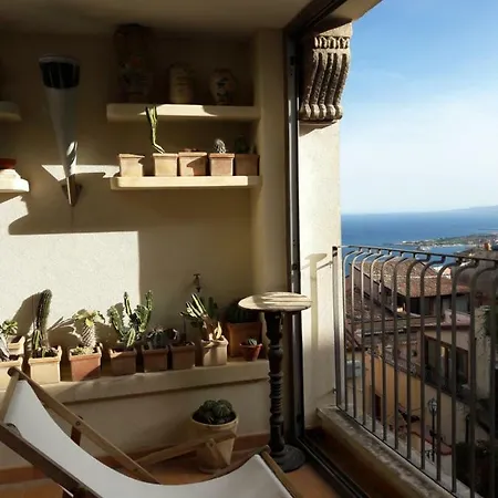 לינה וארוחת בוקר Varo *