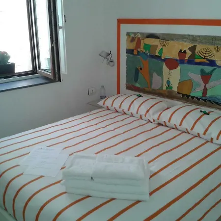 לינה וארוחת בוקר Varo *